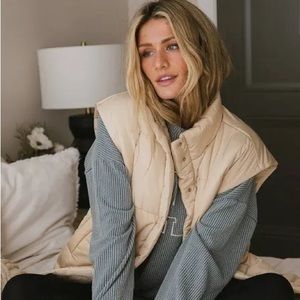 BNWT- cream/white vest